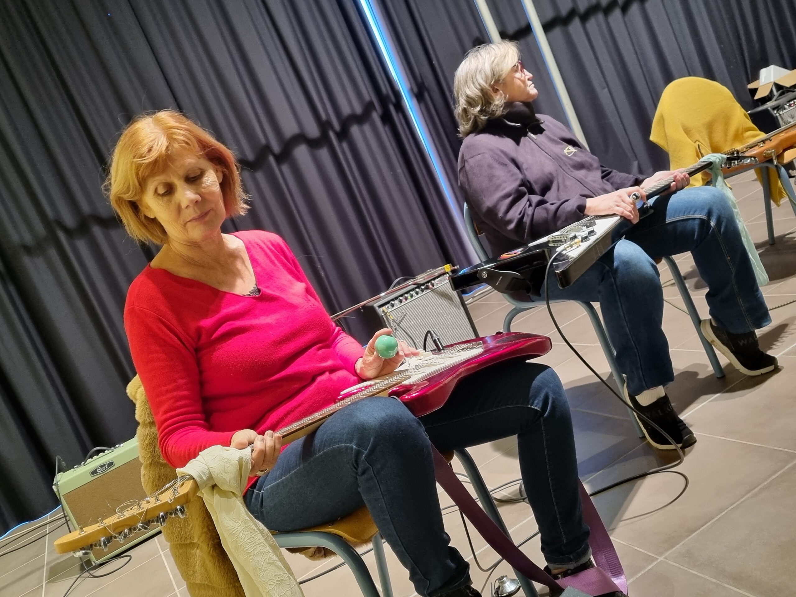 Les Mamies Guitares Train-Théâtre ©Justine Rando Martin200D9A~1