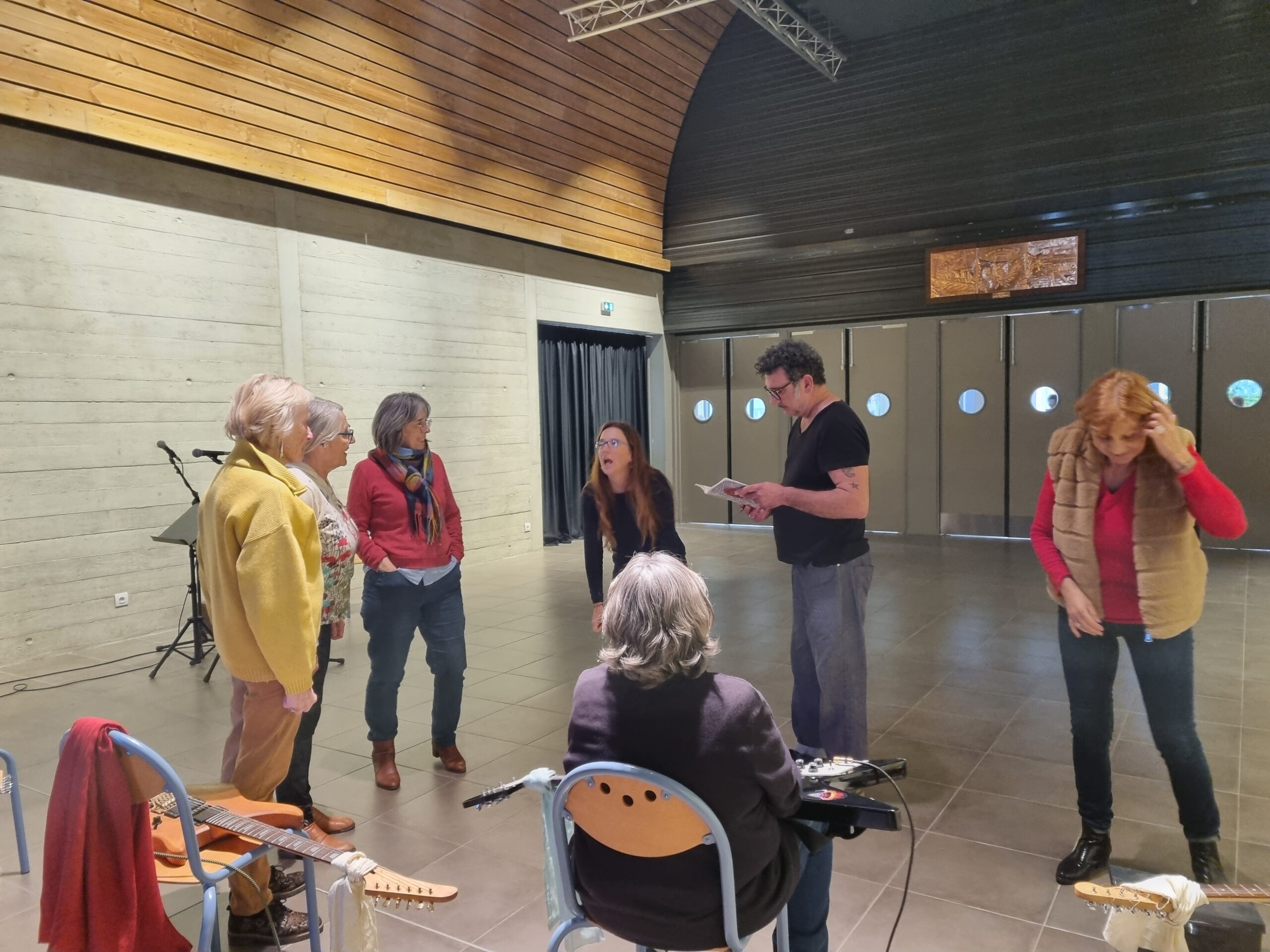 Les Mamies Guitares Train-Théâtre ©Justine Rando Martin204BCA~1